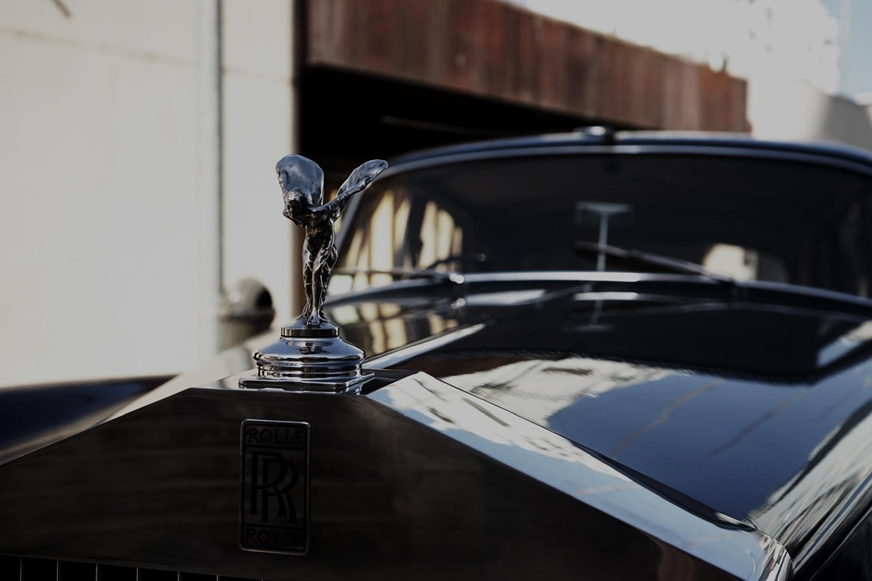 Rolls-Royce Silver Cloud II interior - front cabin and dashboard