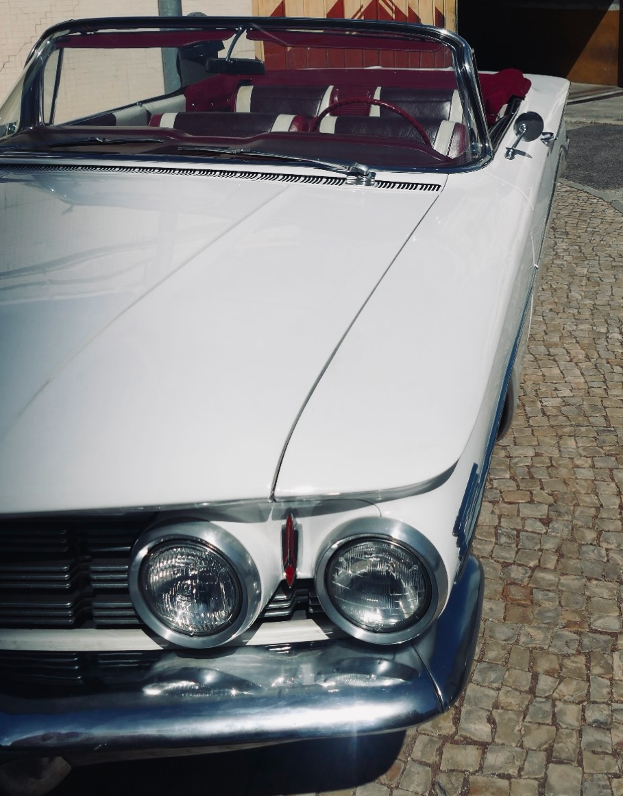 Oldsmobile Super 88 exterior - front three-quarter view with top down