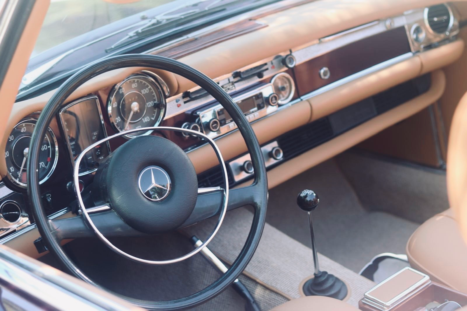Mercedes 280SL Pagoda - Driver's Wheel